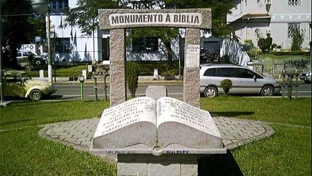 Памятник Библии