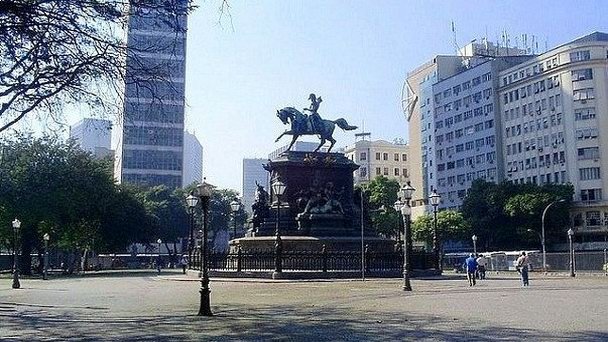 Площадь Тирадентес в Рио-де-Жанейро