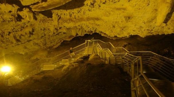Пещера Антипарос