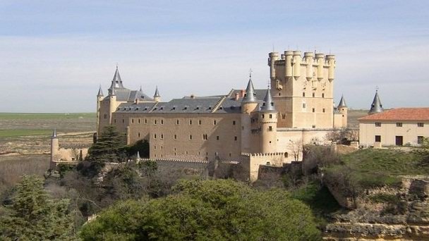 Дворец - крепость Алькасар в Сеговии