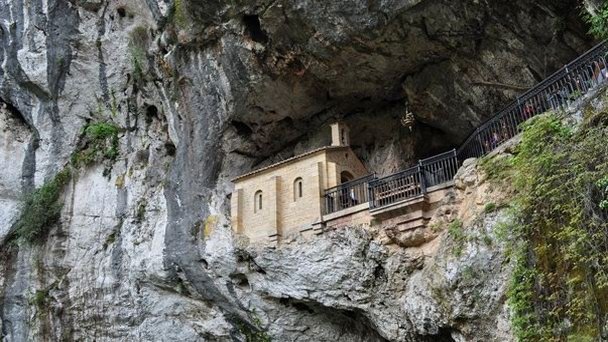 Святая Пещера Ковадонги